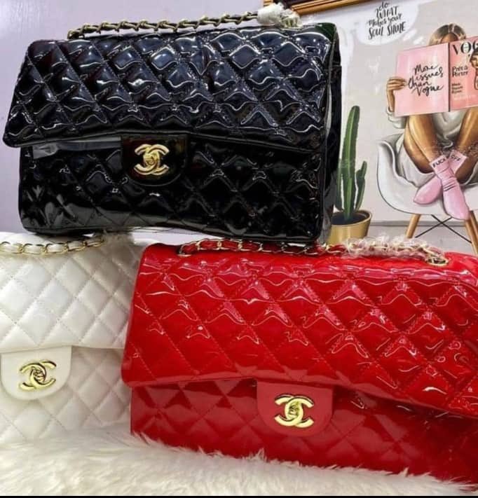 Monas_empire's tweet photo. @Olamide0fficial Buy my market after laughing 😂🤣
Big size Chanel available in various colors and delivery is nationwide..price 34k 
WhatsApp:07080470696 https://t.co/DovopCbP21