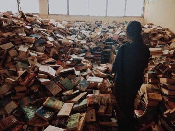 hairball1952's tweet photo. me with my want to read list on goodreads https://t.co/oJCB2WjbQb