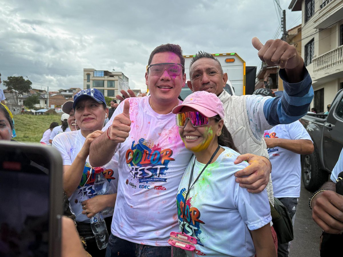 MunicipioCuenca's tweet image. ¡Así vivimos el #ColorFest! 🏃🏽‍♀️

Cientos de personas corriendo por las calles de Cuenca, llenándolas de colores y alegría porque #ElCarnavalEsEnCuenca. ❤️💛