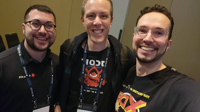 jcon_conference's tweet image. Even #JavaChampions need great shirts!
Some of our speakers are already rocking their #JCON gear.
@hannotify @mgrygles @Frank_JCG @RichardFichtner
Get yours before it’s too late: pretix.eu/impuls/europe2…
#JCON2025 #Java