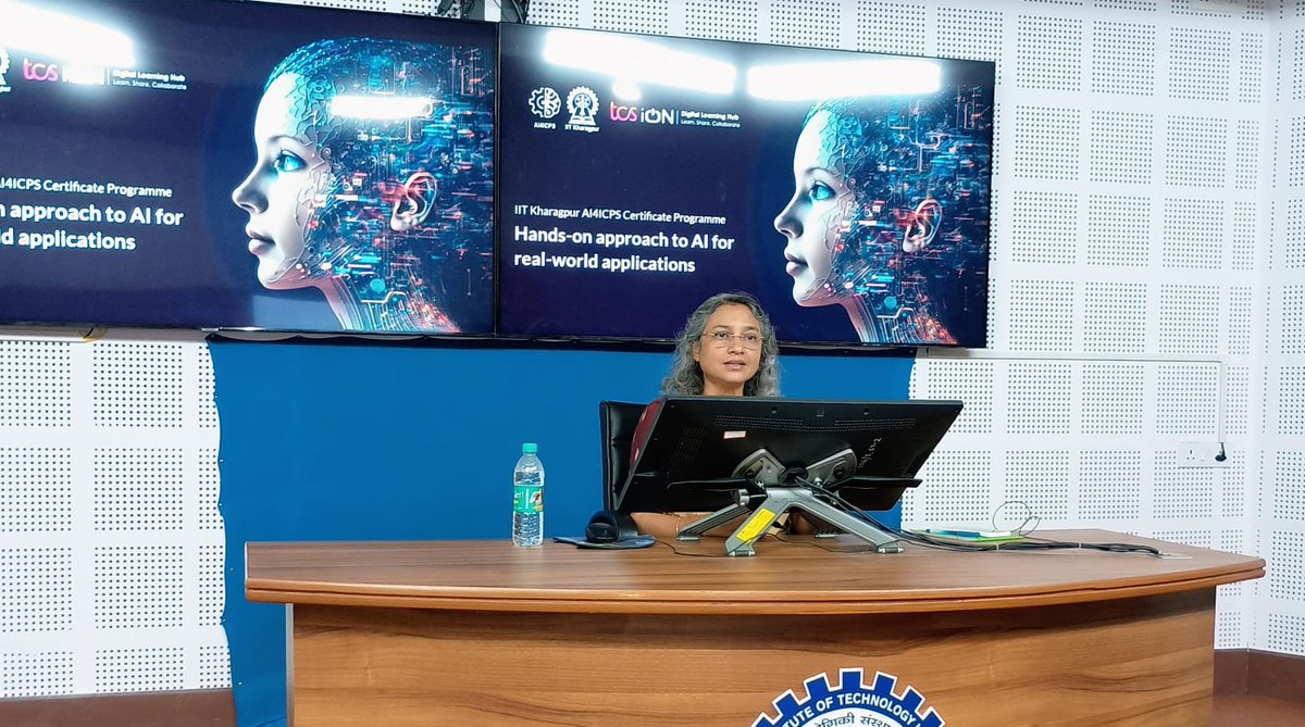 sabyasachi_uni's tweet photo. On Day 4 (March 1) of #HAAI #Cohort3, #ProfSudeshnaSarkar (#IITKharagpur) delivered her talk on Linear Models for Regression and Classification,and #DrAbhijnanChakraborty (#IITKharagpur) delivered the theory session on Supervised Learning (Part-1).
#AI #TCSiON @AbhijnanC @IITKgp https://t.co/2tJ052VTHb