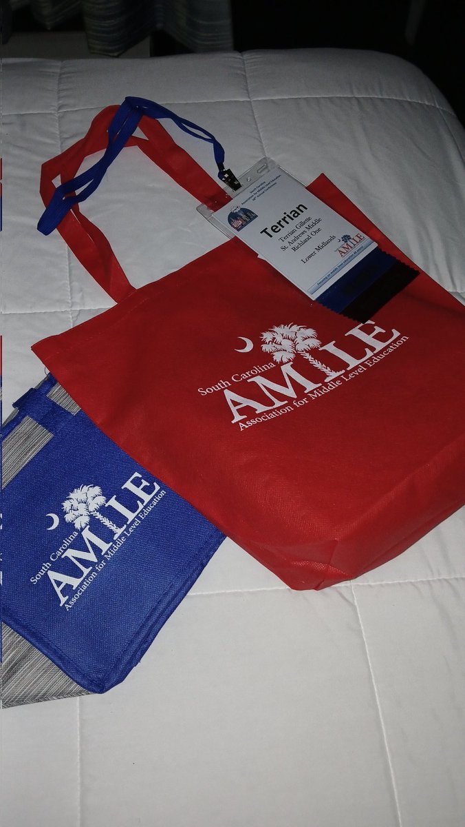 CoachTerry803's tweet image. If you&apos;re at SC @AMLE stop by my session this morning in the Innovation Center between 10:45-11:30 am for info on how to use #Lumio #SmartSuite @SMART_Tech #SCAMLE25 #presenter Representing @SAMSSaintsSoar and @RichlandOne 🙌🏾😁