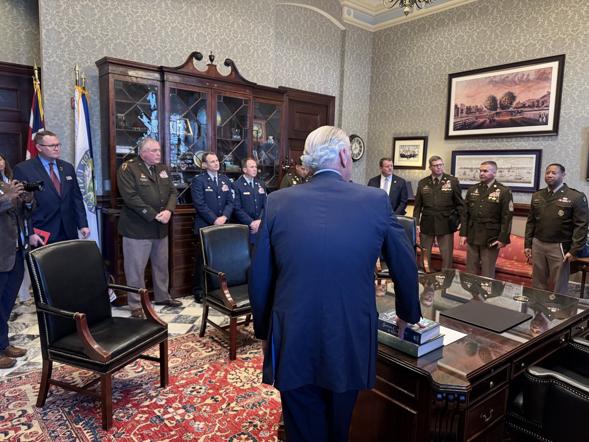 Phil_Hamby's tweet photo. Another full week - thankful for the opportunity to be in the company of such great folks that serve our state and nation 🇺🇸🌴 https://t.co/1QfjI7sEJE