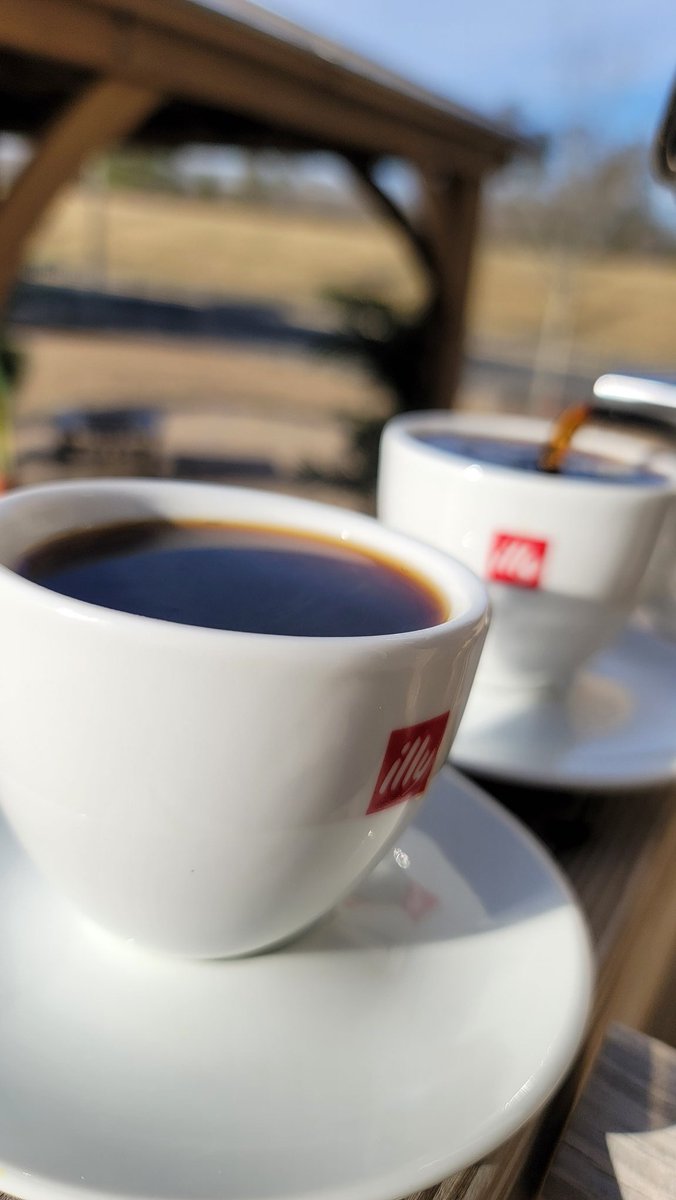 RightMindedOnly's tweet photo. Good morning dear friends! 🇺🇸🔆☕ 

👇 His and hers. The wife may disagree with me on many things, brewing coffee isn't one of them. He brews 🤣.

🫵You all have a spectacular weekend🇺🇸🎆🥂🍻👏👍. #MAGAweekend https://t.co/h0bIVFP8VW