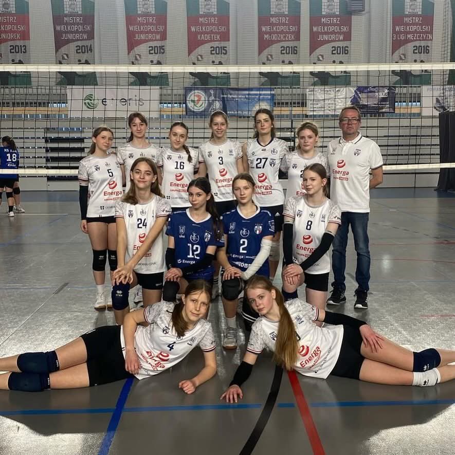 #Młodziczki🏐 Nasze 🇫🇷 dziewczyny podczas turnieju w Pile pokonują 2-0 zespoły z Piły i Środy Wielkopolskiej 👏🏻👏🏻👏🏻

<a href="/EnergaSA/">Grupa Energa</a> #MKS #Kalisz