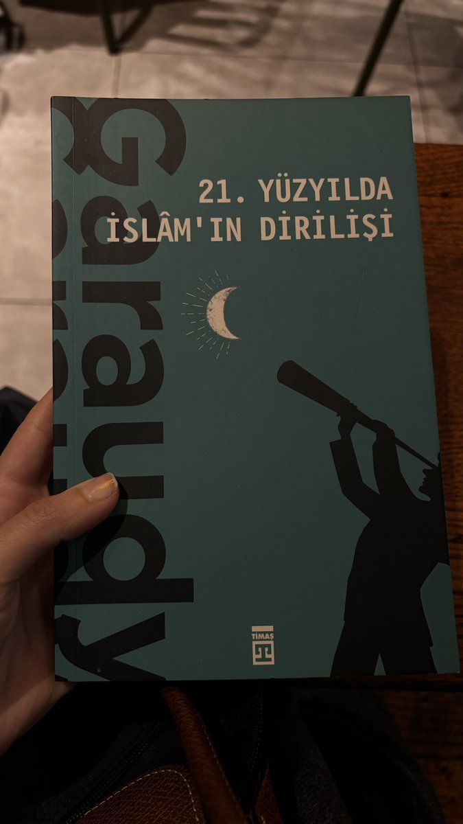 İnsanlığı yok etme imkanına (atom bombası, nükleer silah) ilerleme denilebilir mi? 

Roger Garaudy, 35