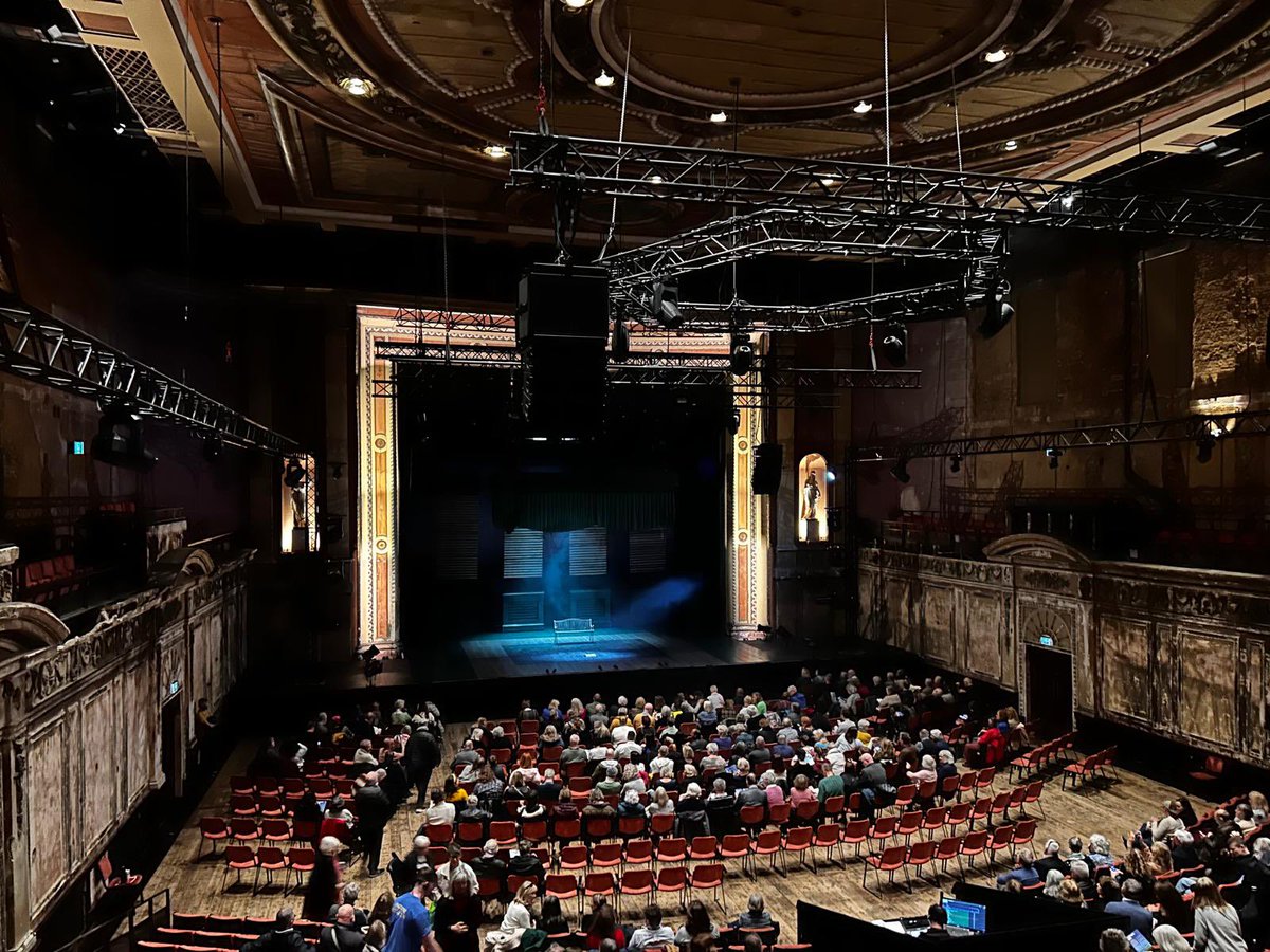 An epic tale of love and loss, now on stage at <a href="/Yourallypally/">Alexandra Palace</a>. 🫶

#BirdsongPlay