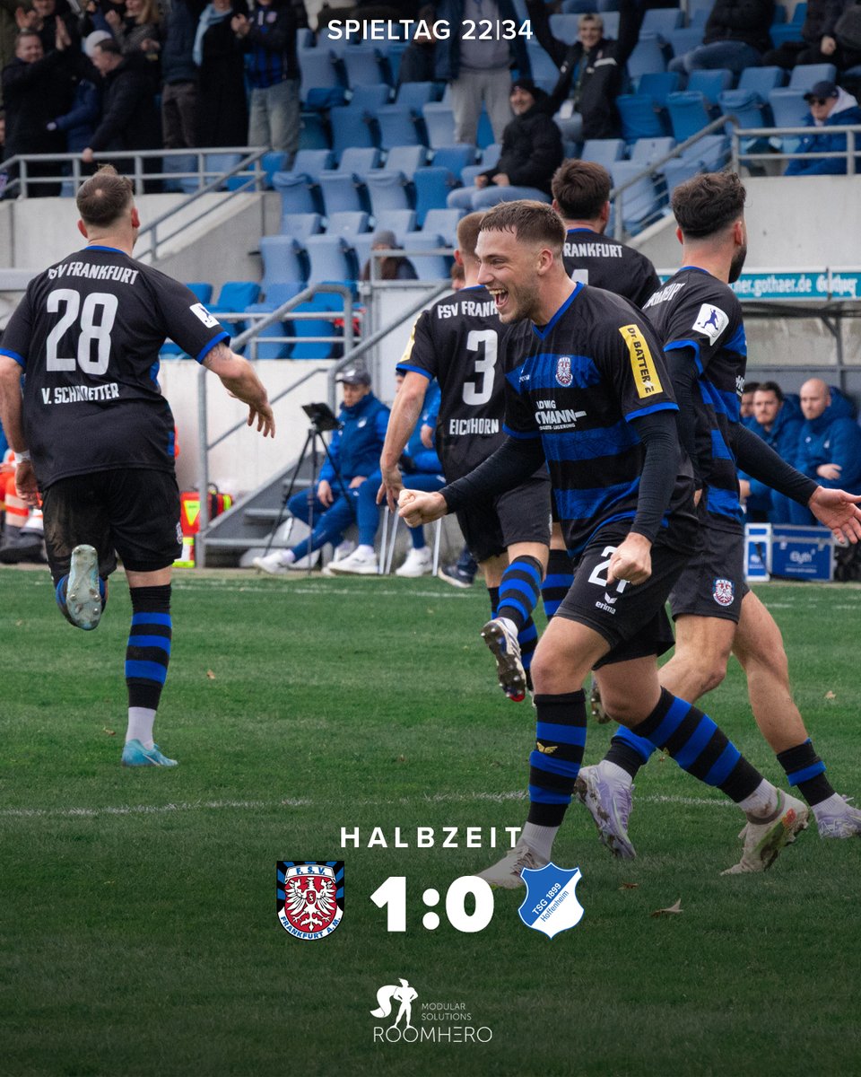 fsv_frankfurt's tweet photo. ⚫️🔵Halbzeit in der PSD Bank Arena
Der FSV führt durch den Treffer von Tim Weißmann mit 1:0.
#FSVFrankfurt #WIRsindFSV #FSVTSG #FSVlive #125JahreFSV https://t.co/cZrlkDcjLz