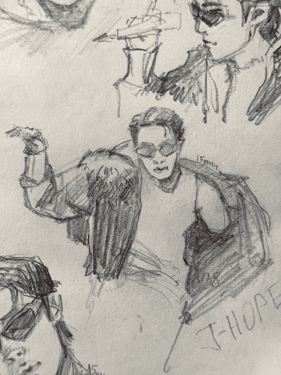 AniloPikus's tweet photo. Hobi on the stage💛

#jhope #btsfanart #HOPE_ON_THE_STAGE_TOUR https://t.co/d3dUaFGUBA
