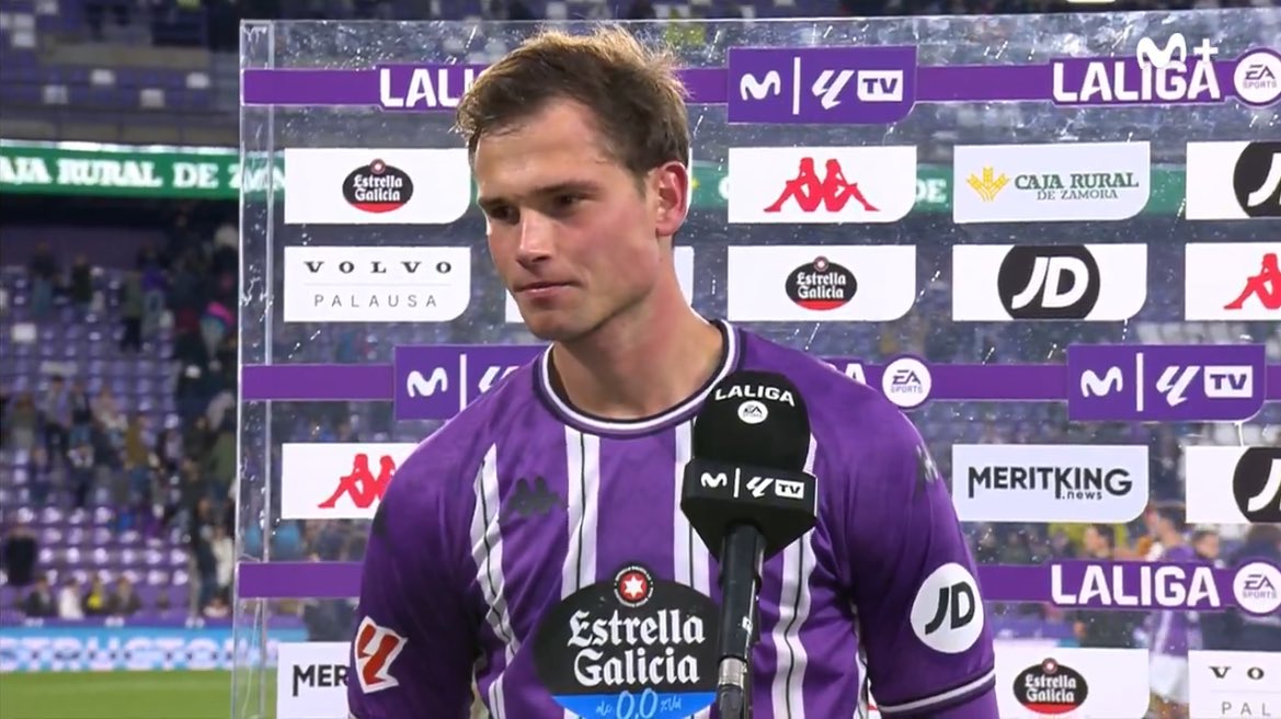 Juanmi Latasa, tras firmar el tanto del empate:

🗣️ "Quiero dedicarle el gol a mi hijo recién nacido, le prometí que el primero que fuese a la jaula llevaba su dedicatoria".

❤️‍🩹 Tres añitos y medio tiene su crío, lo bonito del fútbol.

#LaCasaDelFútbol #LALIGAEASPORTS