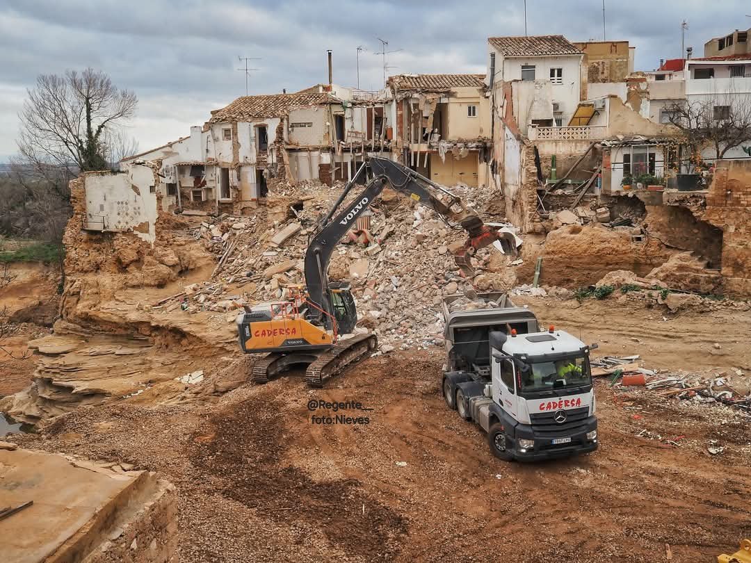 Quiero un Presidente que primero España.

Lo segundo España. 

Y lo tercero España. 

Y esto es España. Esto es Valencia.