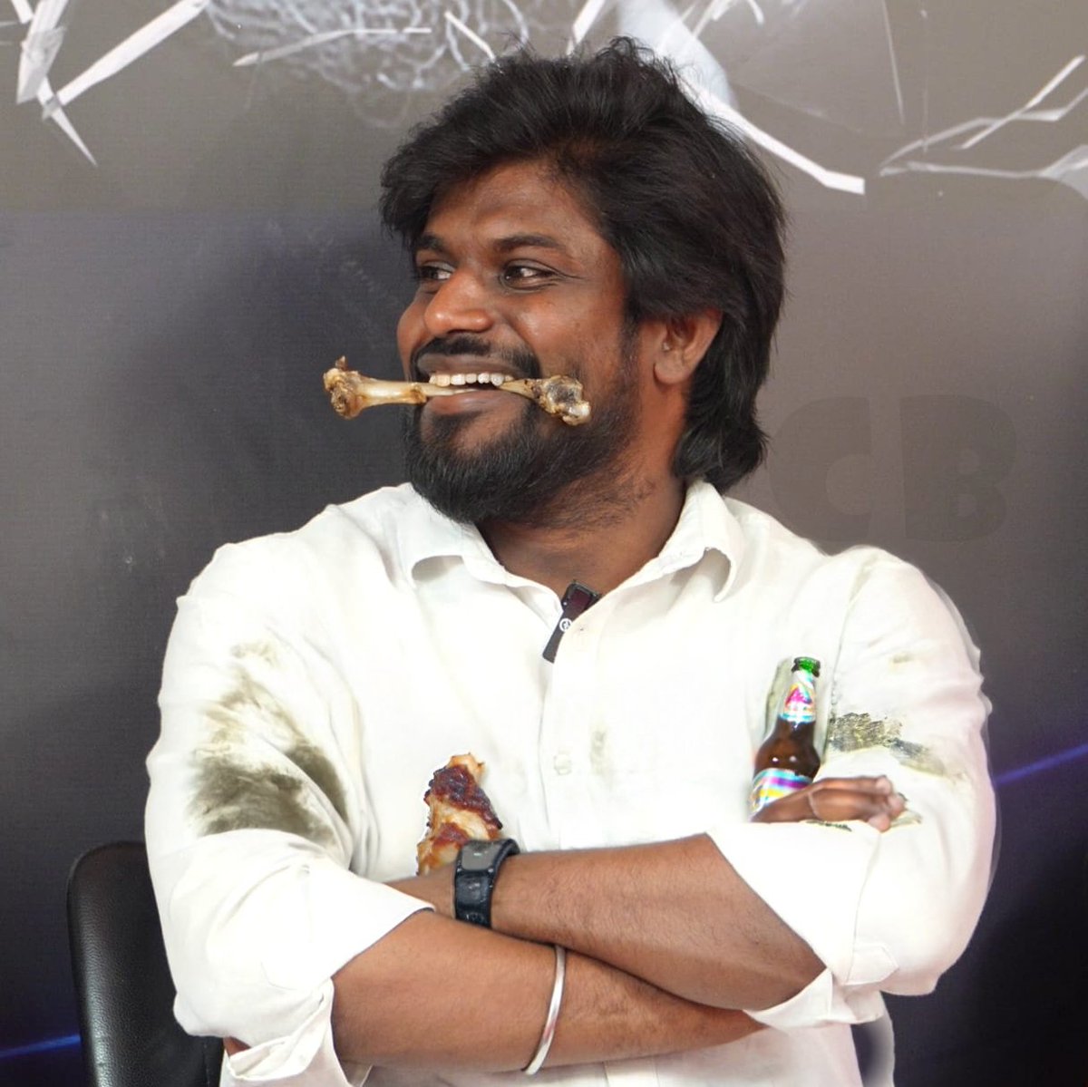 tsasking1's tweet photo. @livingsmile @idumbaikarthi ya ya https://t.co/kN6jh2aF4r