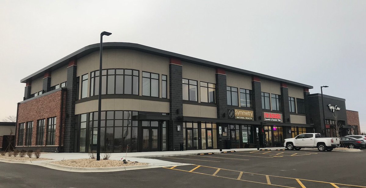 HeatherMEwing's tweet photo. 🏢 CRE = Community Growth!

It’s not just about properties—it’s about the businesses &amp; people we help grow!

🛍️ Shopping on a Grand Scale = Finding the right location for success
🏙️ Retail &amp; restaurants = Thriving communities

#CRE #CommunityGrowth #RetailLeasing #MadisonWI https://t.co/fXSiOOvY09
