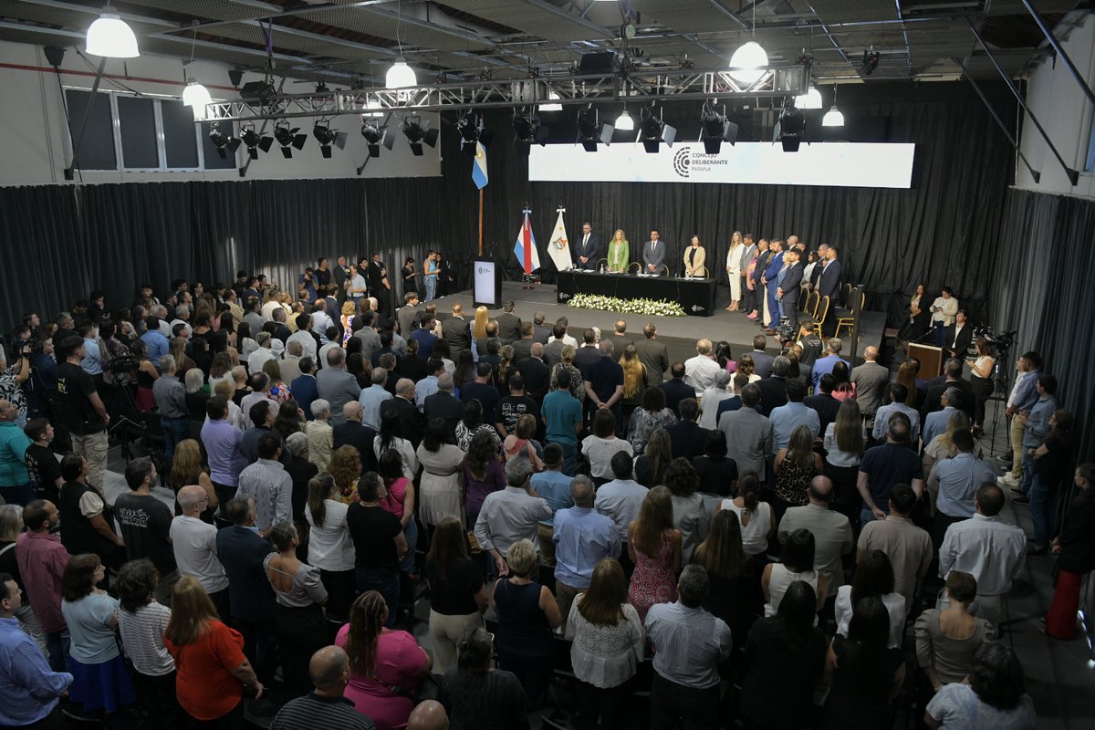 rosarioromeroOK's tweet photo. Comparto algunas imágenes de lo que fue la inauguración del período de sesiones ordinarias del @cdparana.

El mensaje completo pueden verlo desde este enlace: https://t.co/mSOqrHkdAn

Gracias por acompañar. https://t.co/g5smc7QeyK
