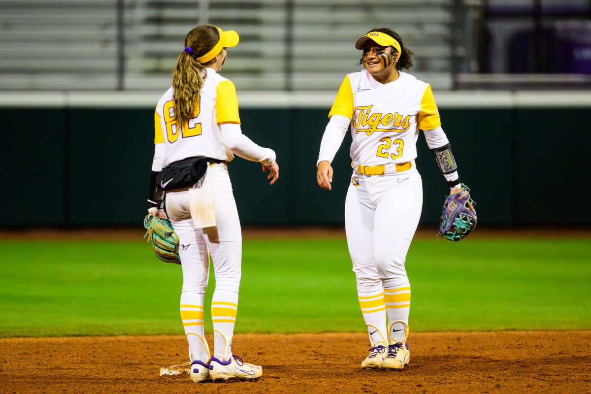 Time to Close the Chapter

🆚 Weber State
🕚 11 a.m. CT
📍 Anderson Family Field
📊 lsustats.com

#Volume33