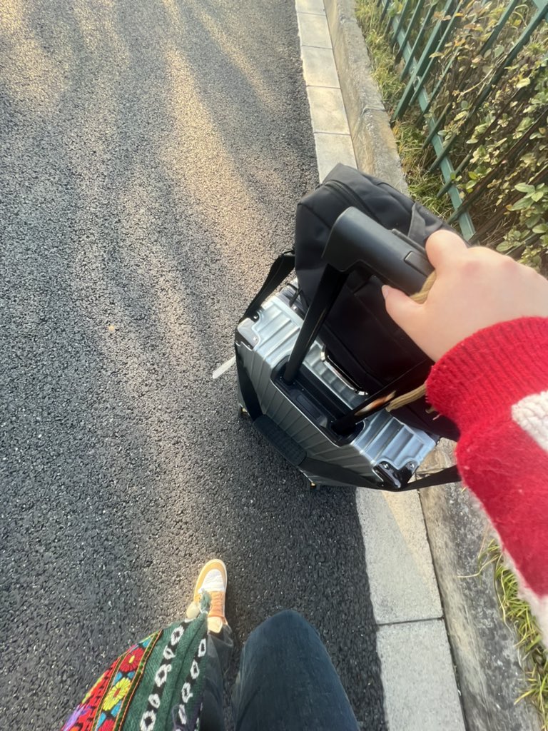 傻妞April tweet media