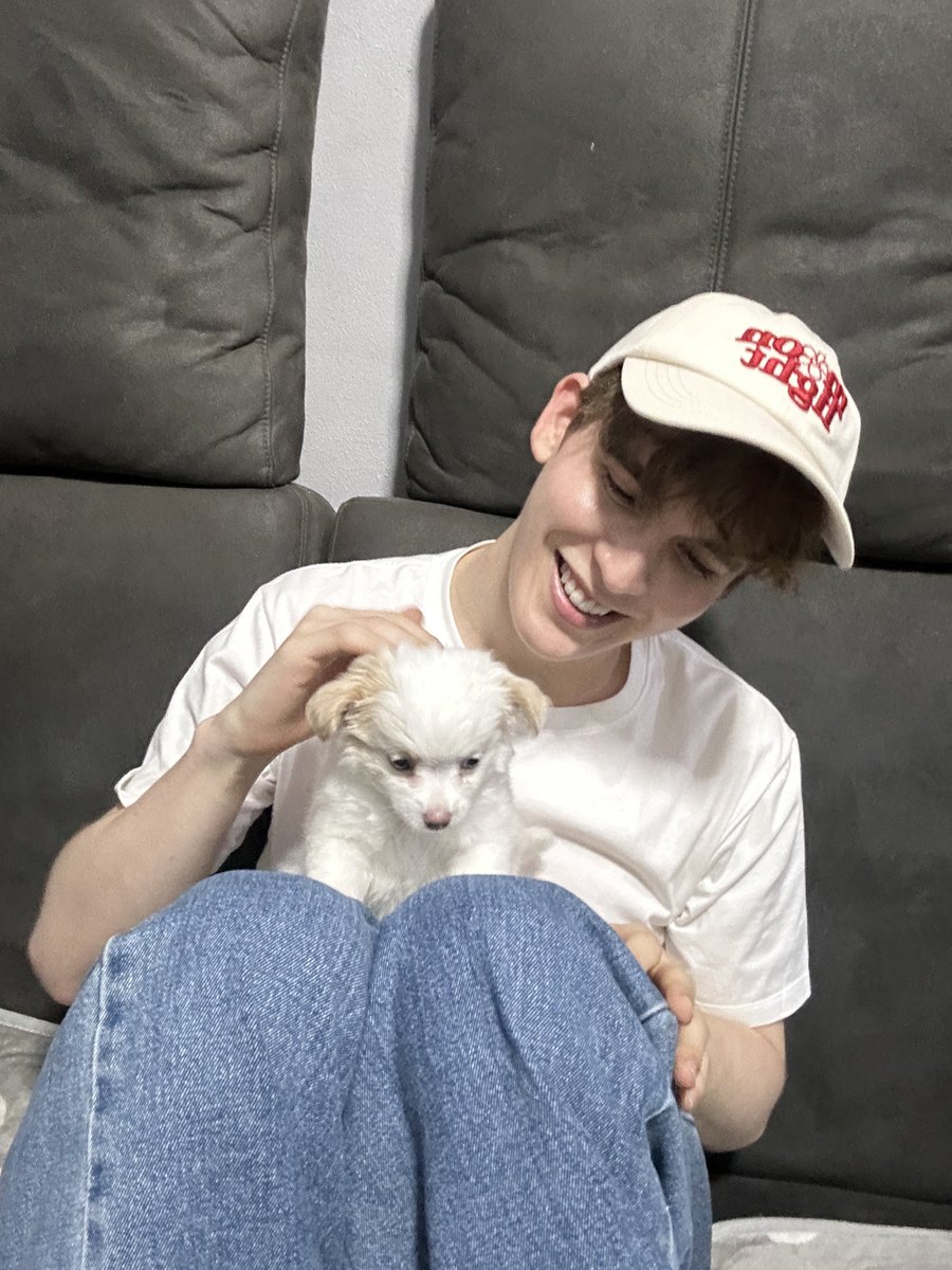 Bank_mondop's tweet photo. Dog lover🐶 https://t.co/Ys6nAF1DAK