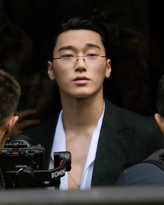 PopBase's tweet image. San of ATEEZ arrives at Dolce &amp;amp; Gabbana's Milan Fashion Week show.