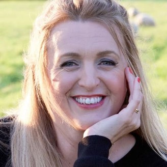 Looking for things to do next weekend?
We have got some highly acclaimed children's authors coming to visit Arundel Museum. Details and booking are here arundelmuseum.org/.../arundel-ch…
Please share this with any families you know who may be interested.