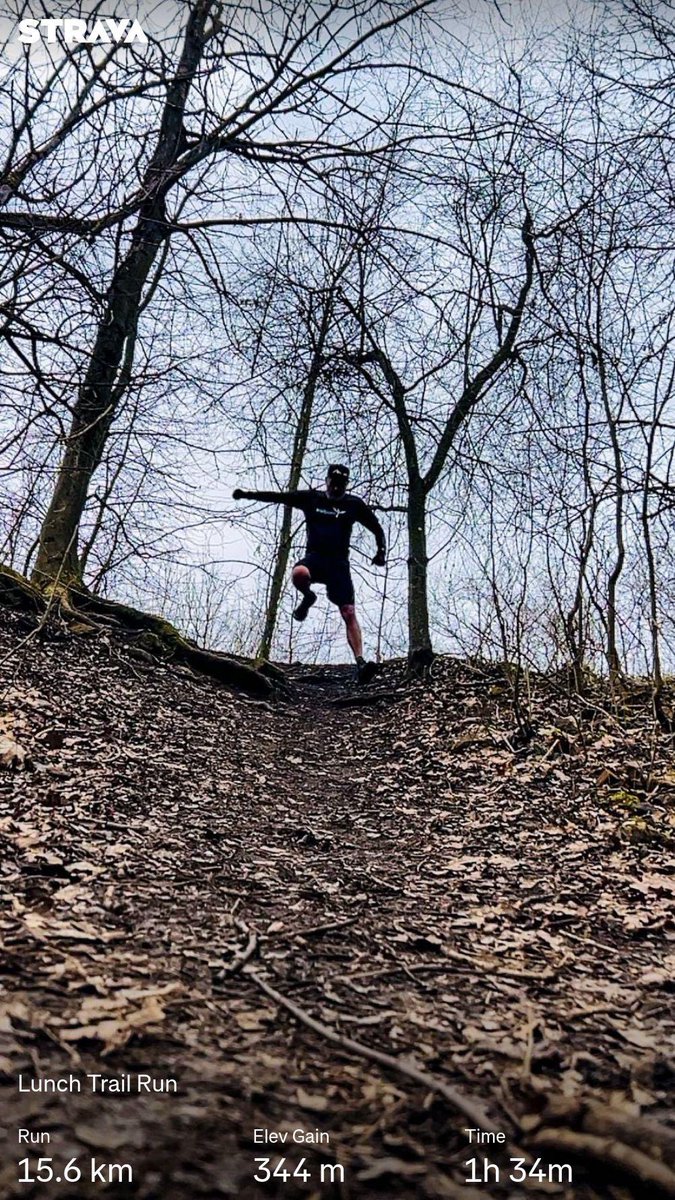 michal_kudrna's tweet image. Povedený trailrunning po stezkách za městem 😊🤟💪

#trenink #trailrunning #running #beh #behani