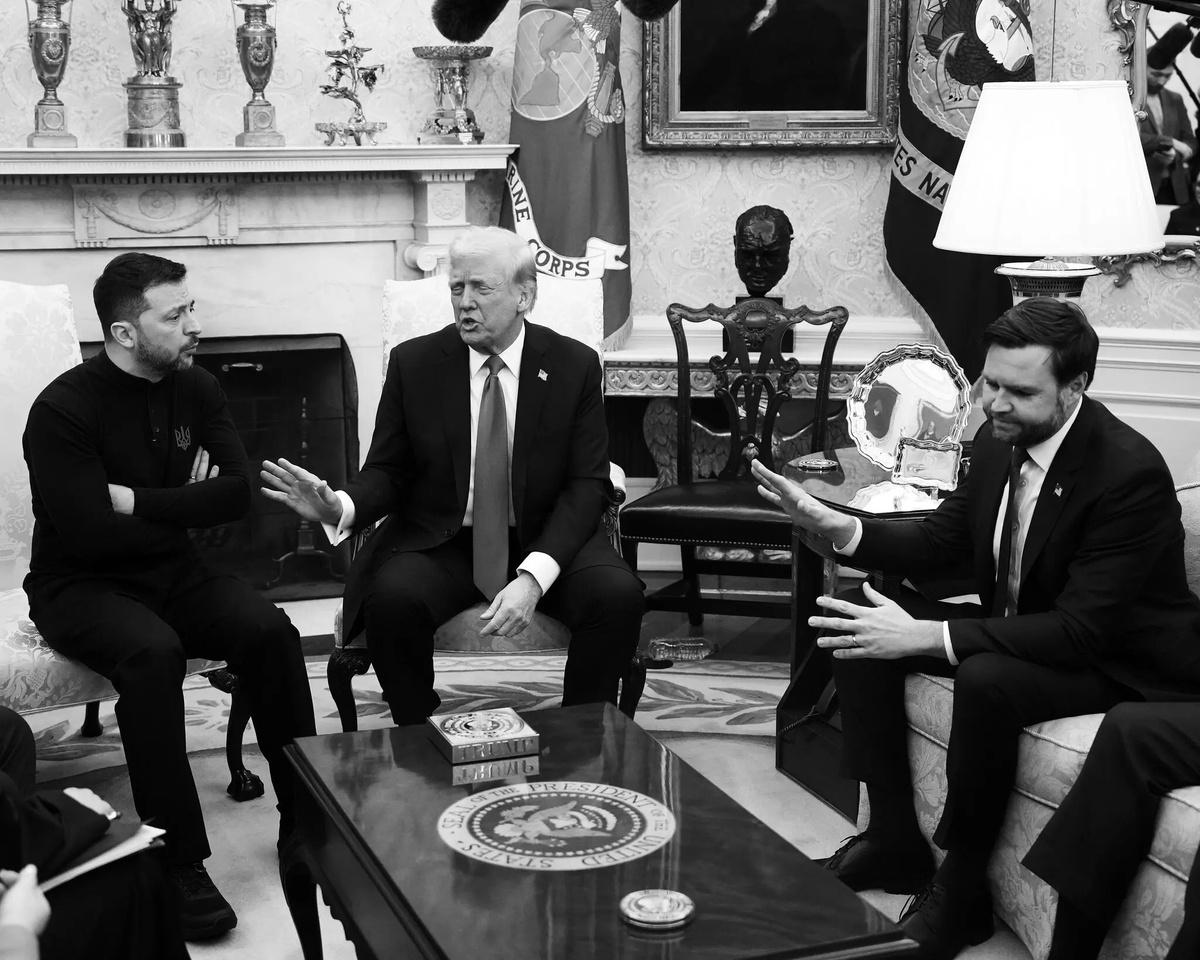 MaximeLherbat's tweet image. 🇺🇸⚡️🇺🇦 Altercation historique entre #Trump, #JDVance et #Zelensky : “Un jour d’infamie américaine” pour Bret Stephens, éditorialiste au 📰@nytimes. 

Donald Trump est décrit comme “l’hôte le plus menteur, le plus vulgaire et le plus peu gracieux qui ait jamais habité la Maison…