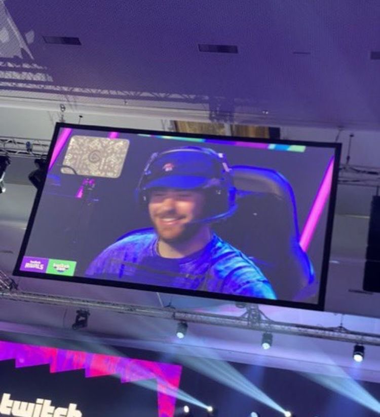 sap_thinks's tweet image. HAPPY BIRTHDAY SAPNAP!!! WE LOVE YOU SO MUCH