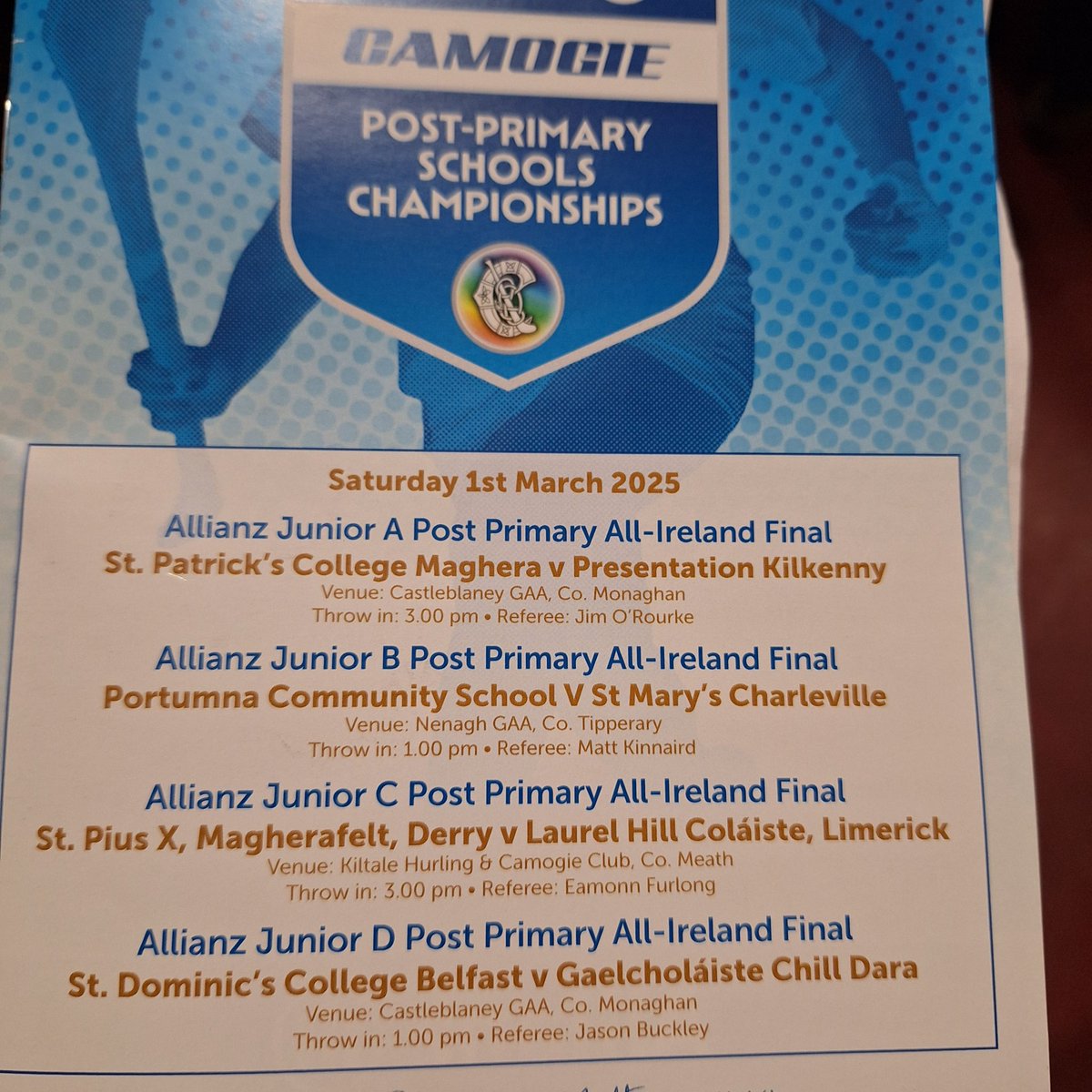 Laurel Hill Coláiste tweet media