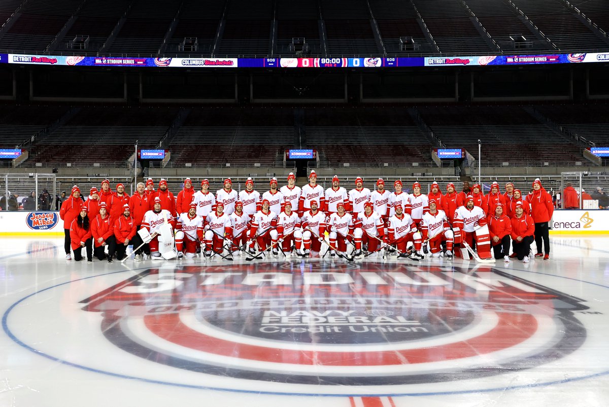 DetroitRedWings's tweet photo. Stadium Series Squad https://t.co/Gs8SCWdQwV