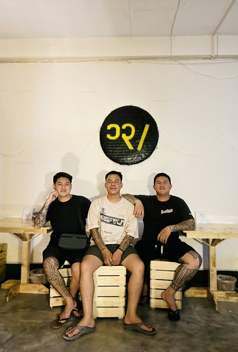 fiend1998's tweet image. ၁၃/ တွေ တွေ့ကျပီး🍻🍻