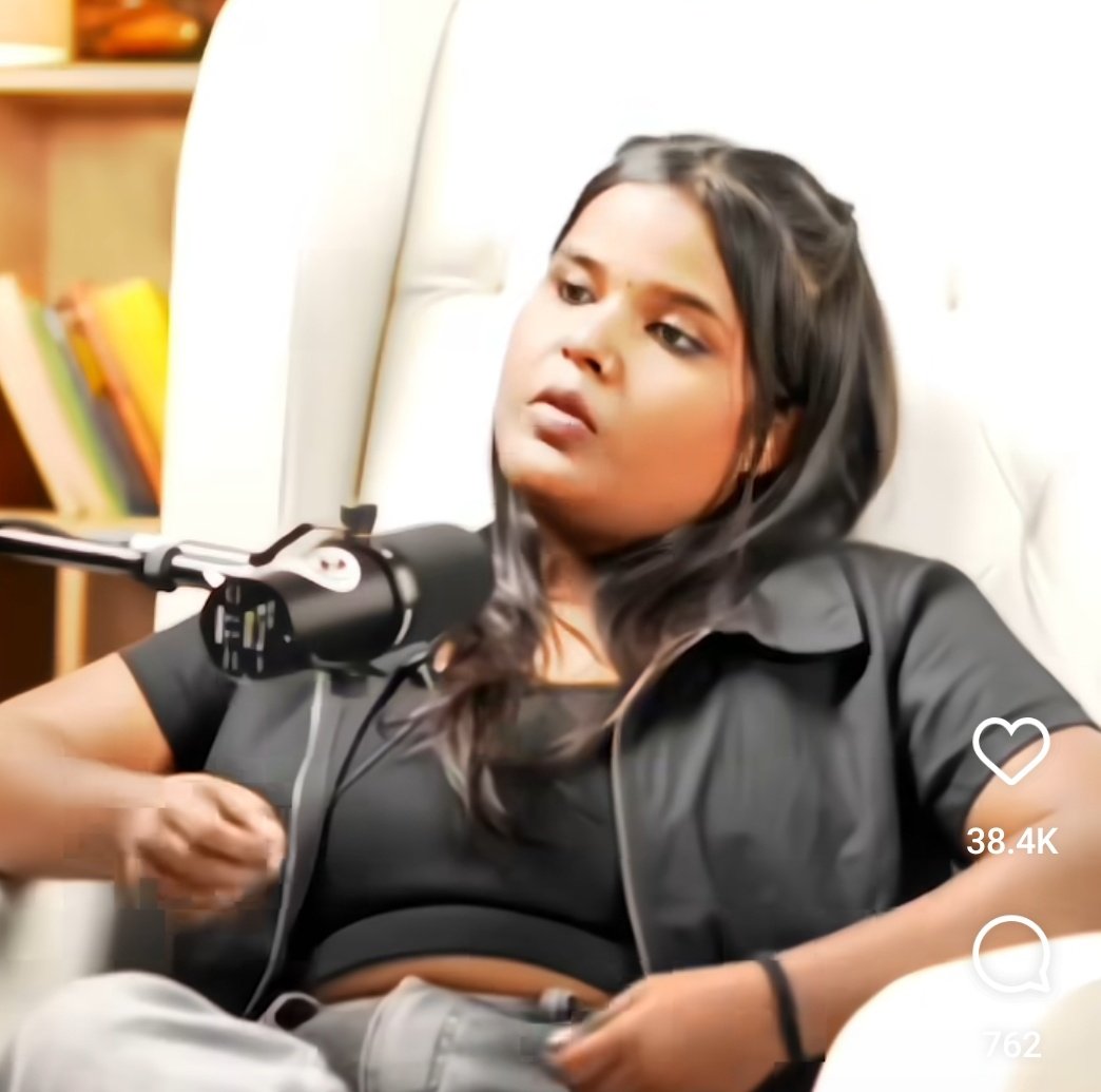 यह महिला एक Podcast पर बैठी हुई है, इस Podcast में इस महिला ने जो भी कहा है वह आपकी आँखें खोल देगा,

यह महिला कह रही है कि 

यह एक बार प्रेग्नेंट हो गई थी तो इसने अपनी पेशाब को बॉटल में भरकर फ्रिज में रख लिया, उसके बाद इसने अबॉर्शन करवा लिया लेकिन 

इसे जब भी ज़रूरत पड़ती है तो
