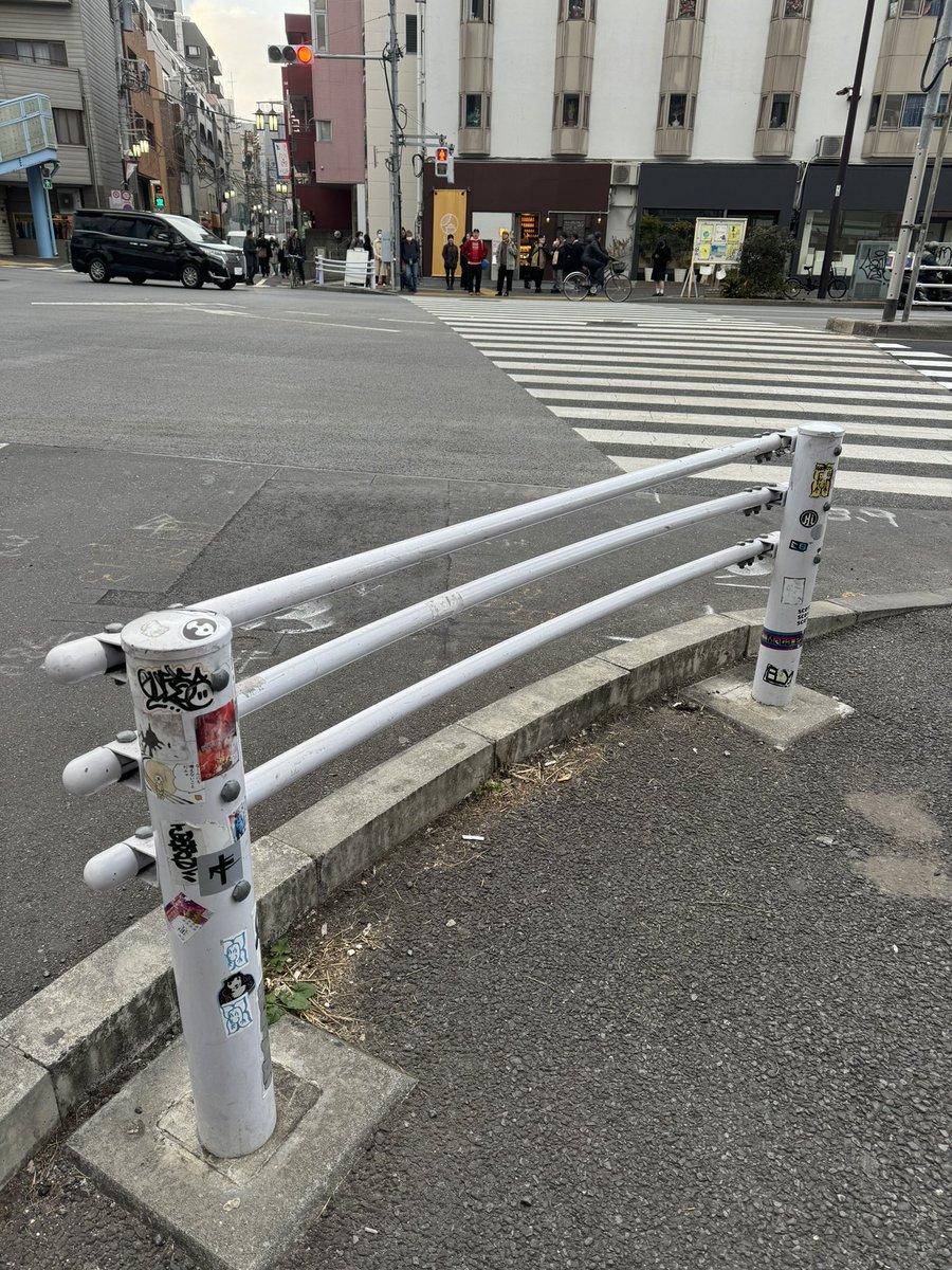 #japangraffiti #tokyograffiti
#graffiti #throwup #tagging
#stickerbomb
