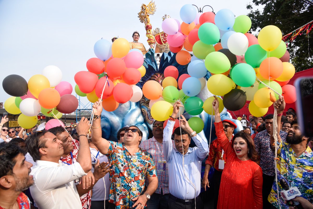 RohanKhaunte's tweet image. VIVA CARNAVAL !
All Roads lead to Panaji today(1-March-2025) as the Grand Goan Carnival begins with a Riot of Colours, Thematic Tableau’s, Foot Tapping Music and Electrifying Dance Performances.

#Carnival2025 #vivacarnival #goatourism