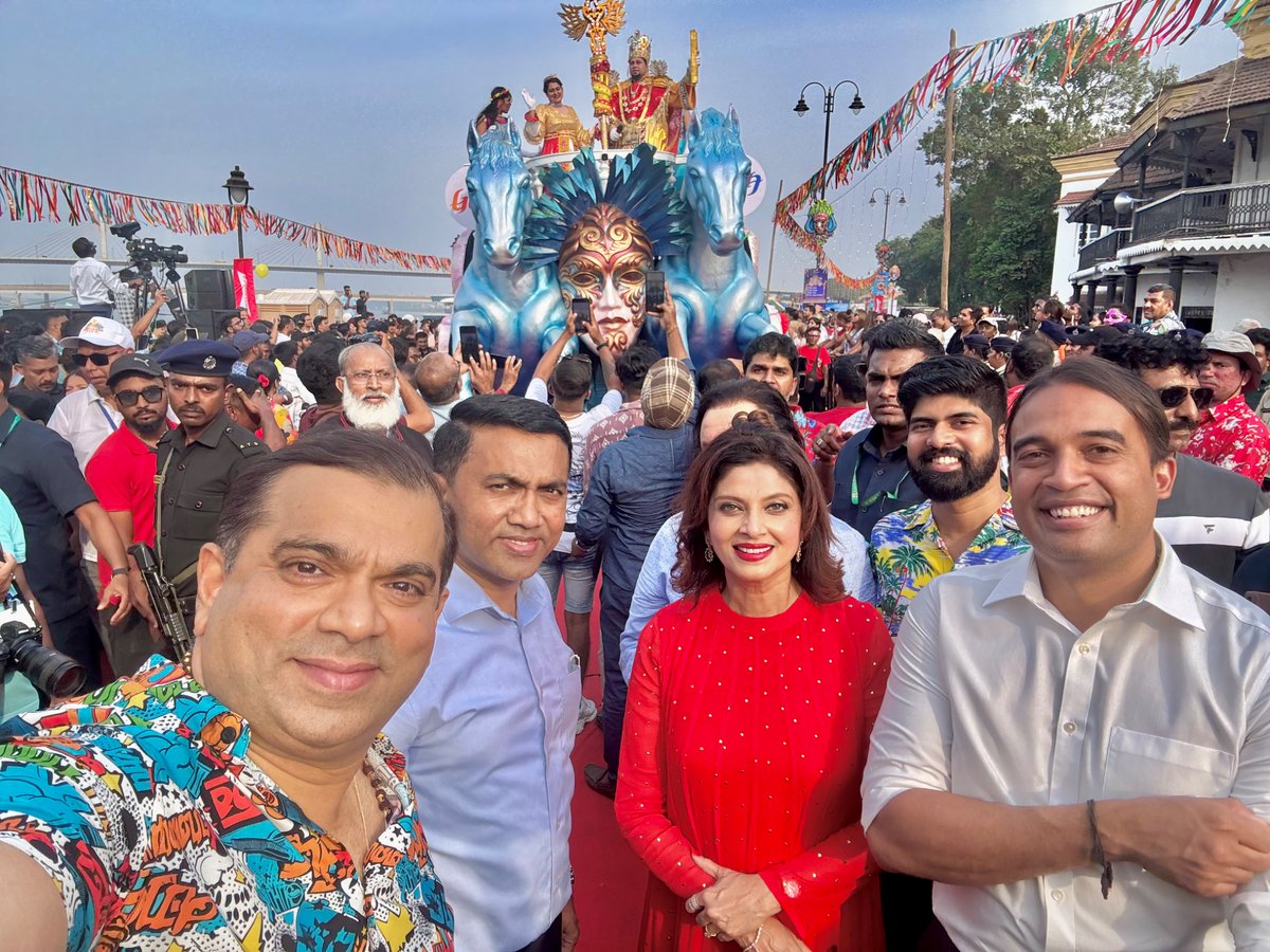 RohanKhaunte's tweet image. VIVA CARNAVAL !
All Roads lead to Panaji today(1-March-2025) as the Grand Goan Carnival begins with a Riot of Colours, Thematic Tableau’s, Foot Tapping Music and Electrifying Dance Performances.

#Carnival2025 #vivacarnival #goatourism