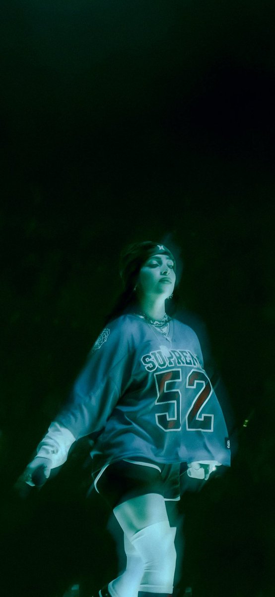 billie ★ tweet media