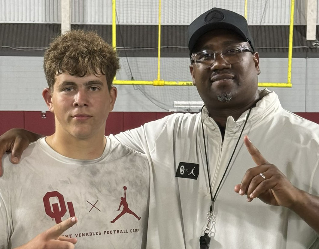 Six Star Football | PLUS+ (@sixstarfootball) on Twitter photo Under-the-Radar Defenders: Kansas 2027 Standouts Gaining Momentum
⭐️Geist primed for big camp season, top Western radar maker with size and power🔥
STORY:▶️🔗sixstarfootball.com/article/under-…
<a href="/Aiden_Boulton/">Aiden_Boulton</a> <a href="/Briley_Trevon/">Trevon Briley</a> <a href="/ColeTaveair/">Taveair cole</a> <a href="/TannerGeist76/">Tanner Geist 2027 D-LINE</a> <a href="/KobieHenley/">Kobie Henley</a> Under-the-Radar Defenders: Kansas 2027 Standouts Gaining Momentum
⭐️Geist primed for big camp season, top Western radar maker with size and power🔥
STORY:▶️🔗sixstarfootball.com/article/under-…
<a href="/Aiden_Boulton/">Aiden_Boulton</a> <a href="/Briley_Trevon/">Trevon Briley</a> <a href="/ColeTaveair/">Taveair cole</a> <a href="/TannerGeist76/">Tanner Geist 2027 D-LINE</a> <a href="/KobieHenley/">Kobie Henley</a>