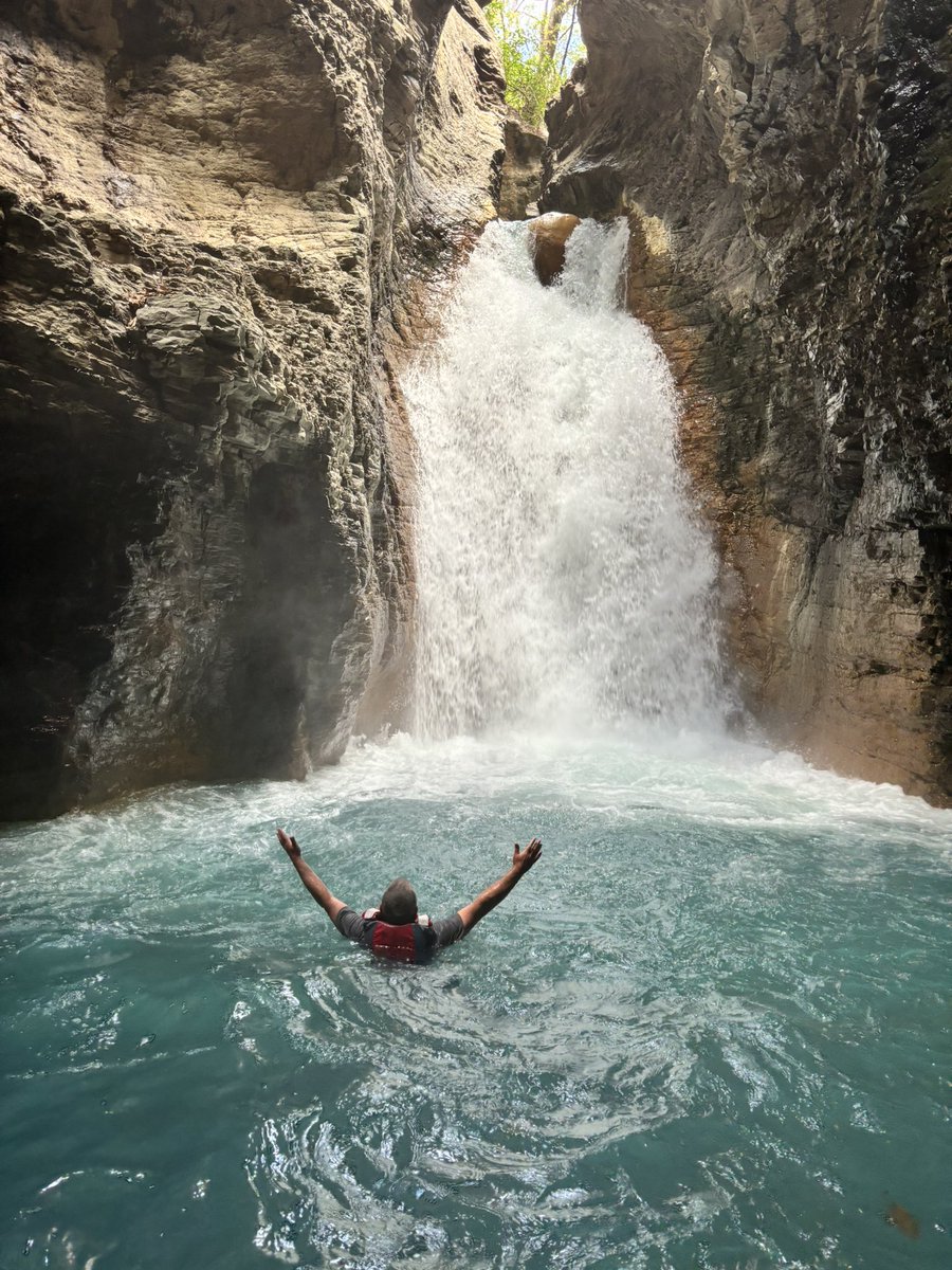 Beautiful Costa Rica! #LaLeonaWaterfall
Pura Vida my friends💜. Back to the grind of retirement tomorrow 😁