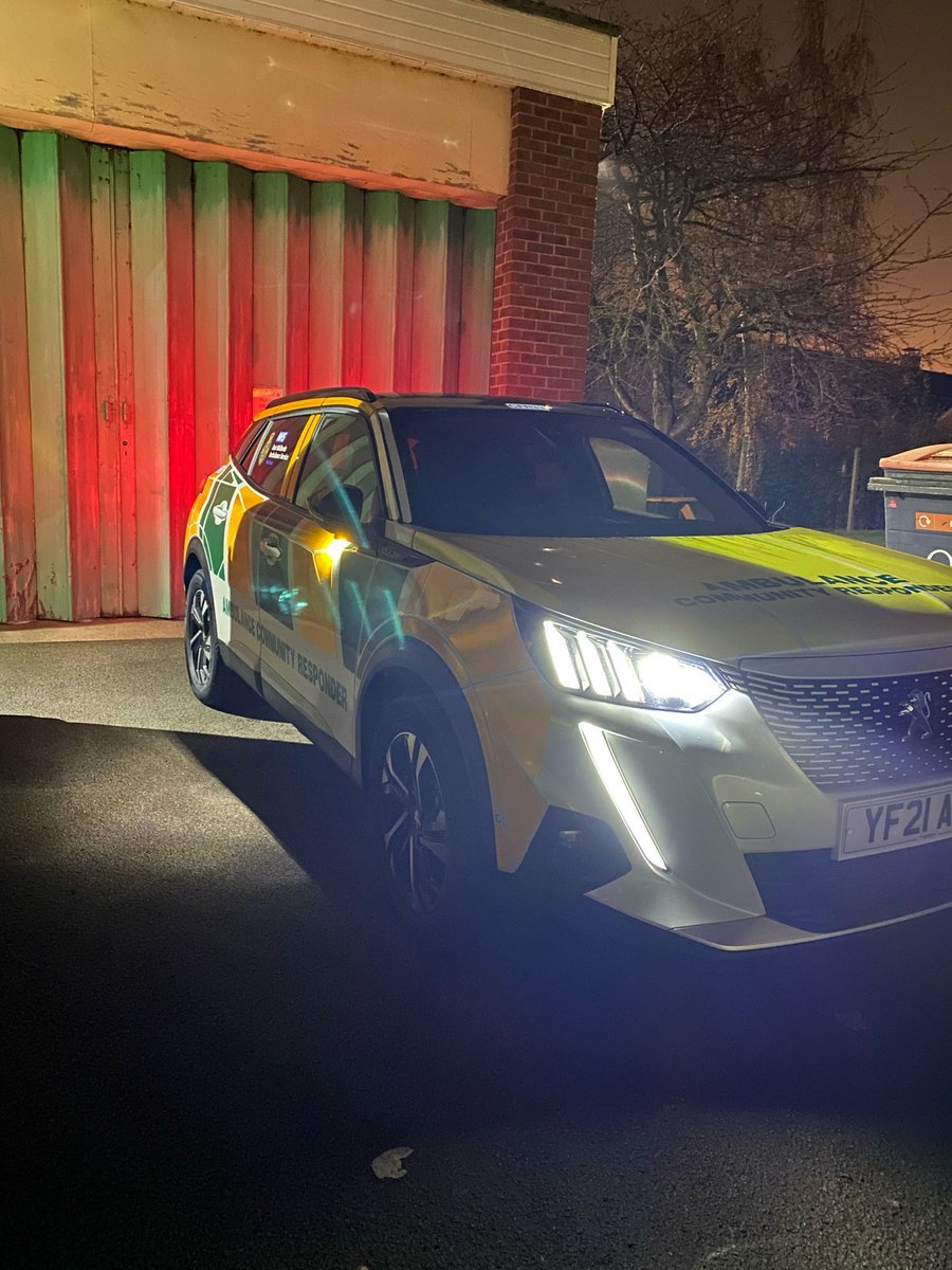 Thursday was Paul’s second night in a row giving up his free time to volunteer. Crewed with Katie they were ready and available to be deployed by East Midlands Ambulance Service to the most critically unwell patients in our local area. buff.ly/EOaYKBm