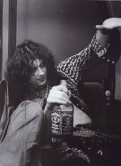 Legendojen juoma. <a href="/KiviJaska1/">Yves Rocher</a>  ja Jimmy Page.