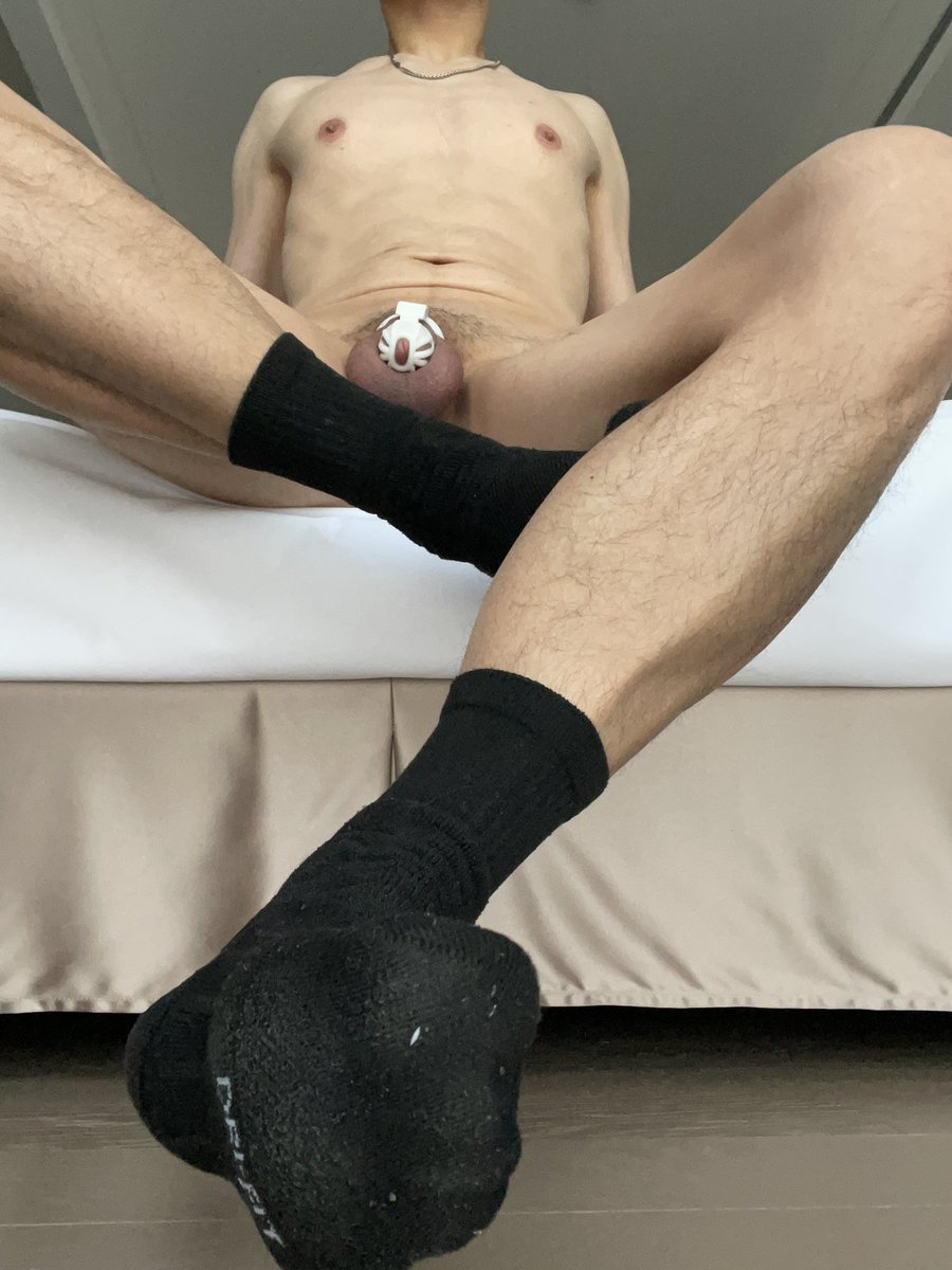 来大口吸你爹的黑袜大脚