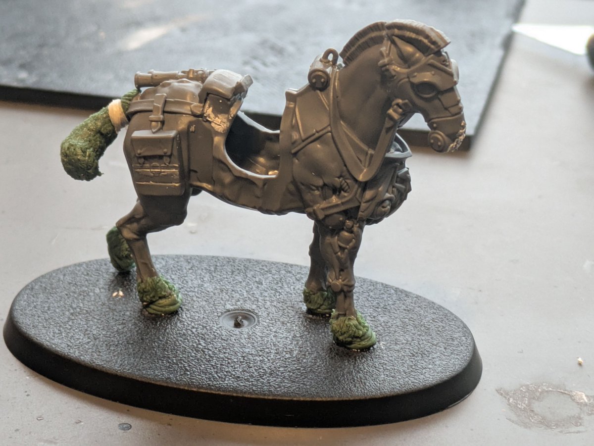 CptCorallis's tweet photo. Today's experiment, turning a Death Rider steed (which is more like a rat horse) into a regular horse by means of a real tail and some destrier hooves, to make an Imperial Militia Force Commander.

Been a while since I sculpted any hair textures! 

#WarhammerCommunity
#Nerdlings https://t.co/QpNViwC3av
