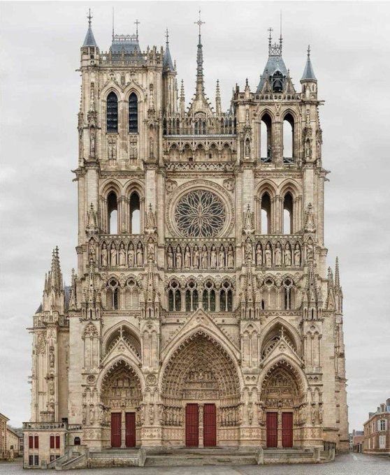 old_world_exp's tweet photo. Amiens Cathedral, France https://t.co/X92ReUL8Qn