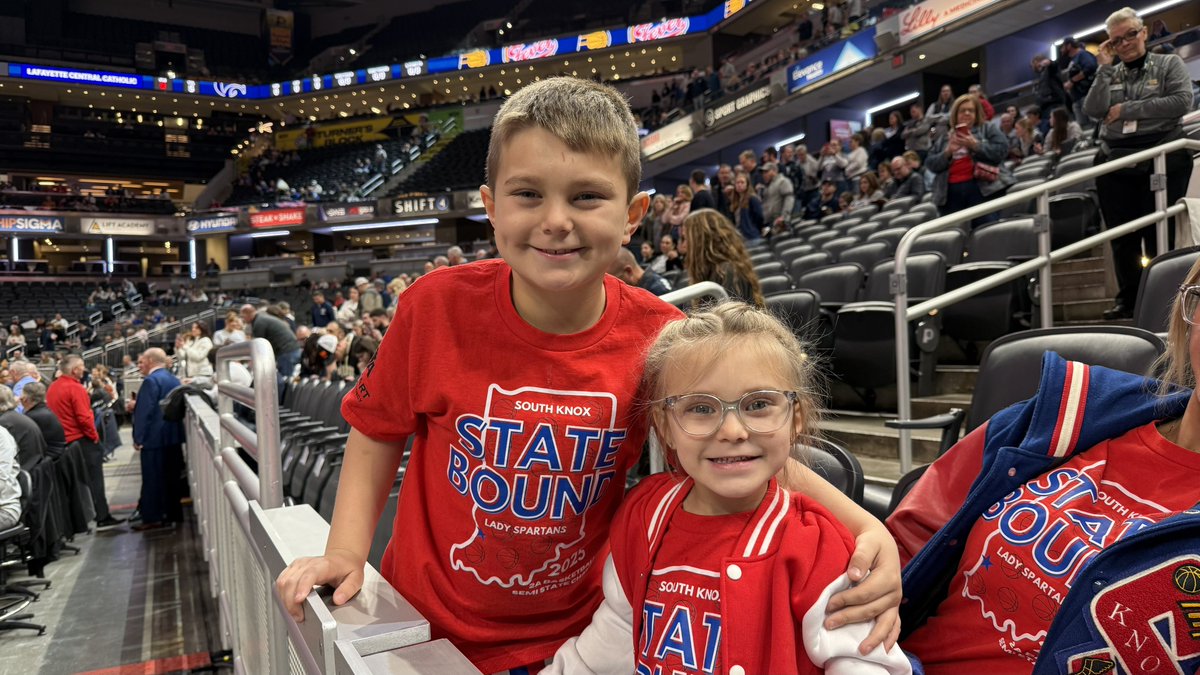 South Knox fans are also trickling in for today’s 2A game. <a href="/AnsonHollie/">Hollie Anson-Eaves</a> <a href="/skathletics/">skathletics</a>