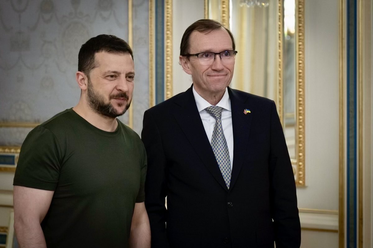 Espen Barth Eide (@espenbartheide) on Twitter photo We stand by Ukraine! 🇺🇦🤝🇳🇴
We are thankful every day to the Ukrainian people, who fight for democracy, freedom, and sovereignty.
Ukraine and Europe need a just and lasting peace, and they need the support of us all.
<a href="/ZelenskyyUa/">Volodymyr Zelenskyy / Володимир Зеленський</a> <a href="/andrii_sybiha/">Andrii Sybiha 🇺🇦</a> <a href="/rustem_umerov/">Rustem Umerov</a> We stand by Ukraine! 🇺🇦🤝🇳🇴
We are thankful every day to the Ukrainian people, who fight for democracy, freedom, and sovereignty.
Ukraine and Europe need a just and lasting peace, and they need the support of us all.
<a href="/ZelenskyyUa/">Volodymyr Zelenskyy / Володимир Зеленський</a> <a href="/andrii_sybiha/">Andrii Sybiha 🇺🇦</a> <a href="/rustem_umerov/">Rustem Umerov</a>