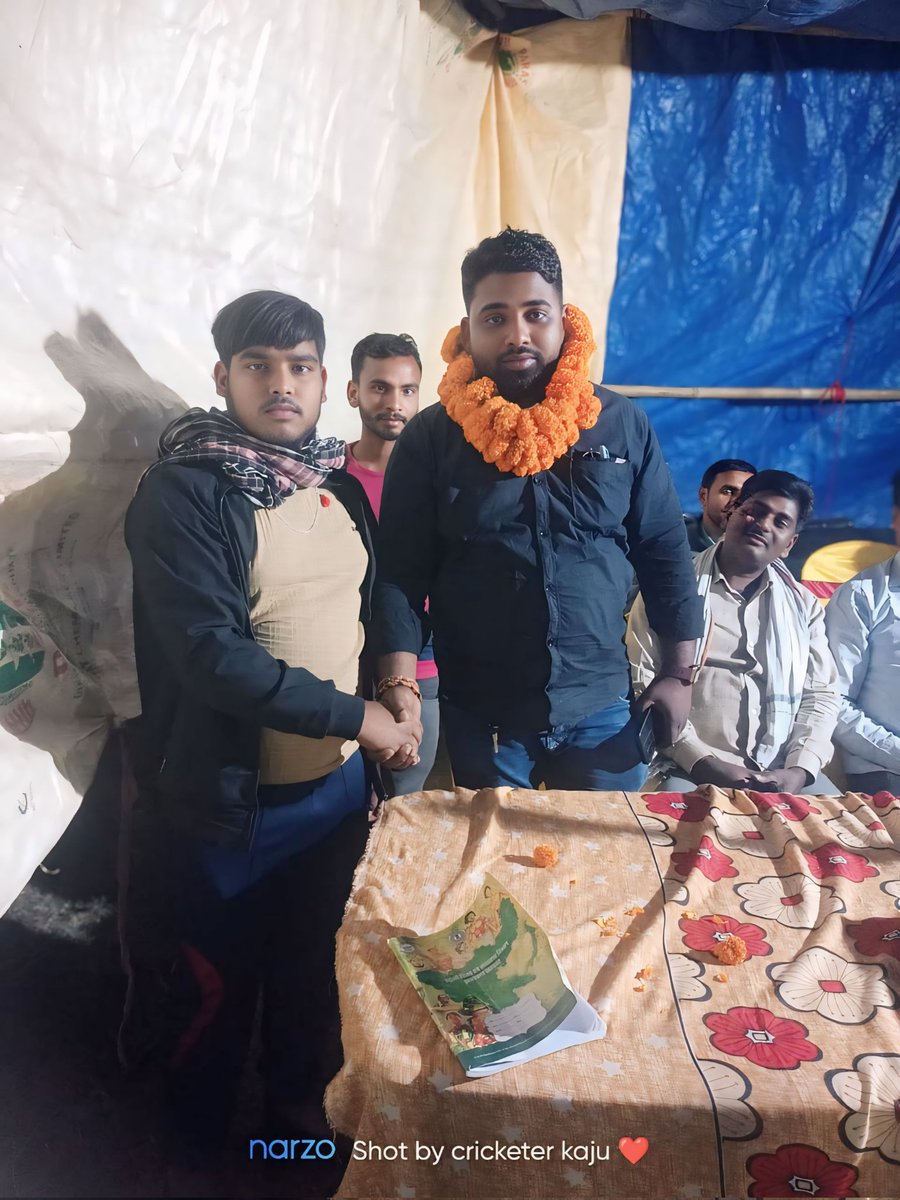 JAWAHARMIRDHA3's tweet photo. देवीपुर प्रखंड अंतर्गत ग्राम पंचायत भोजपुर स्थित ग्राम खड़कुआं में खड़कुआं प्रीमियर लीग सीजन-1 #क्रिकेट_टूर्नामेंट_उद्घाटन_कार्यक्रम में अतिथि के तौर पर उपस्थित हो कर खेल का आनंद लिया। https://t.co/IcgHYxyPmc