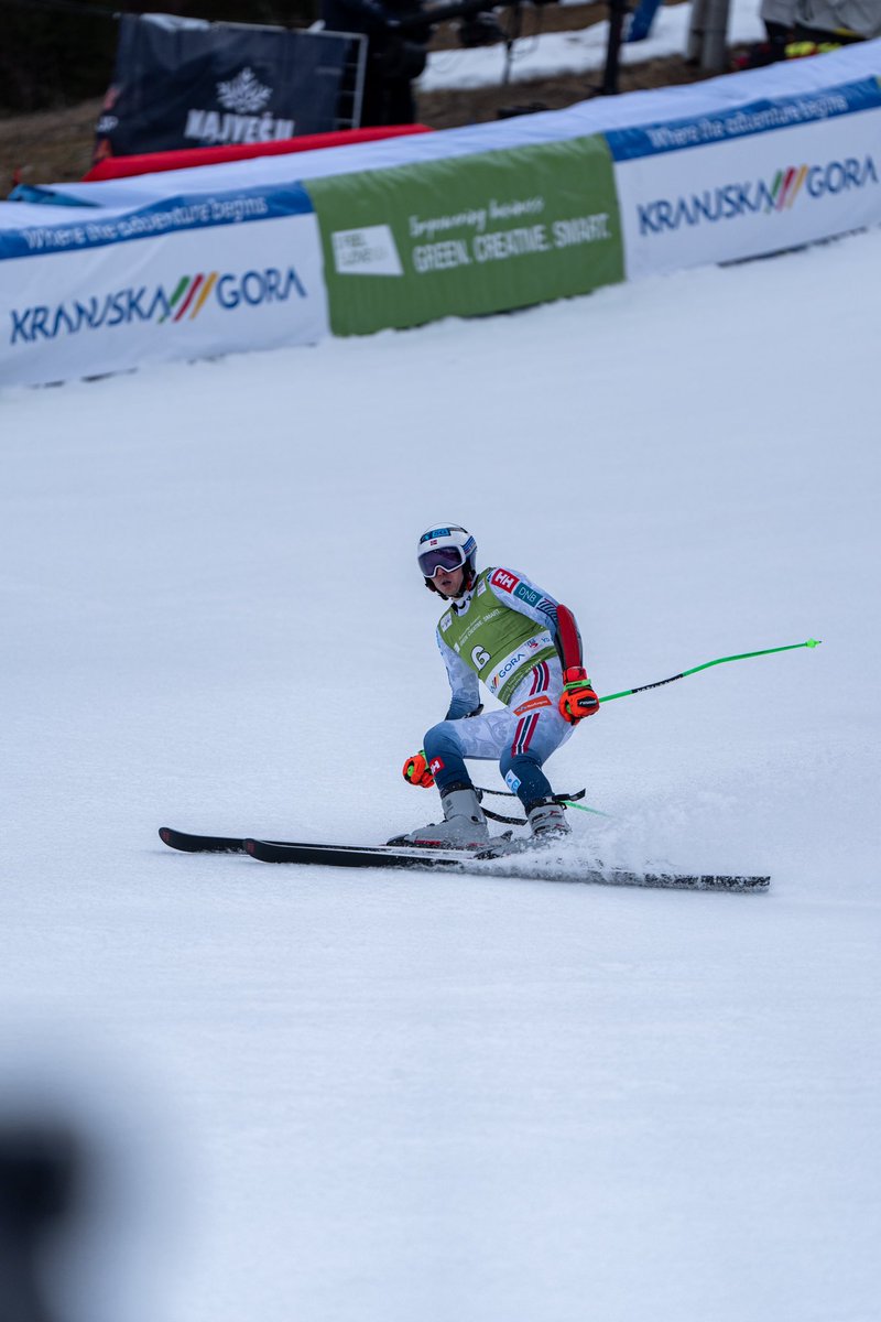 Awesome to be back on top of podium in Giant Slalom 🐢💨 I love days like these when solid skiing and a clean and powerful turn are rewarded. Big congratulations to Lucas Pinheiro Braathen and Marco Odermatt for their podiums aswell.
Let’s try to do a lot of the same tomorrow!