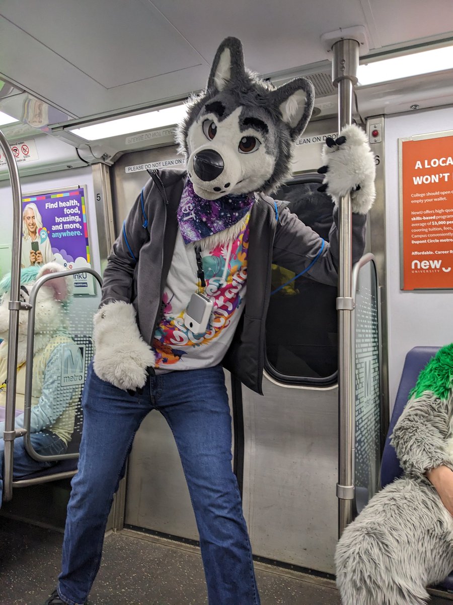 Riding the train!

#FuRide