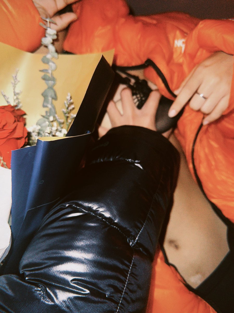mamagethigh's tweet photo. This is just a sneak peek from Valentine’s… The rest is on OLF, Subscribed yet? 😉

>>LINK in BIO<<

35% off is still available! Only 9 spots left! 🔥
#downjacketfetish https://t.co/2VNWP7mIxv
