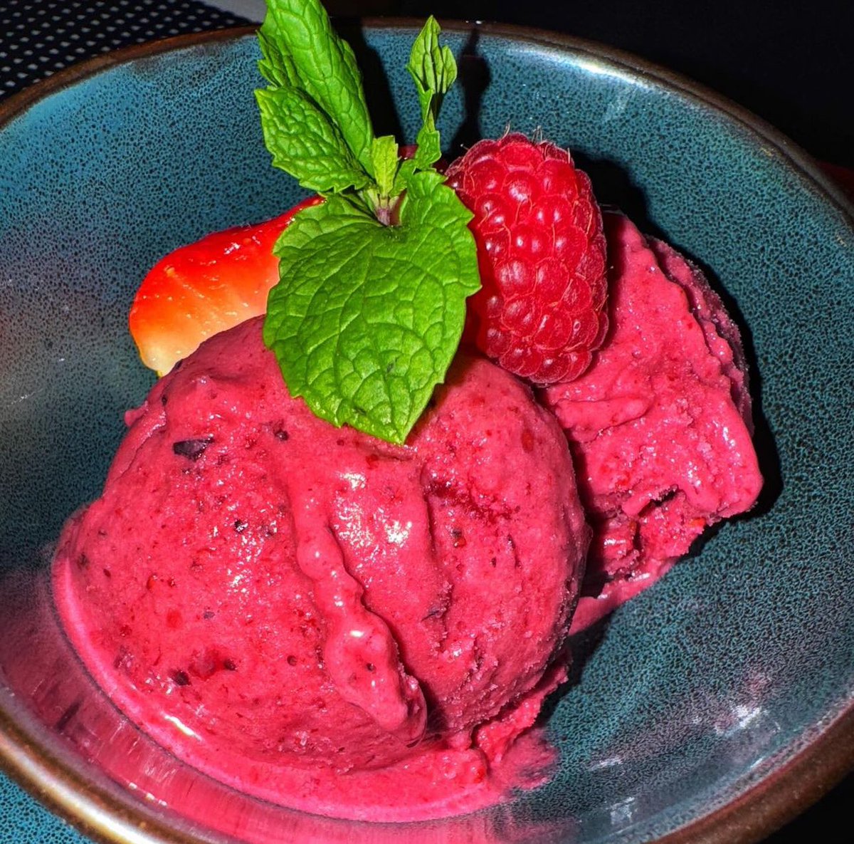 Fresh berry sorbet at Soho Lounge in St. Kitts? 

😋🍓🫐🤤Oh, yes please!

#CaribbeanBarefootJourneys #GoBarefoot