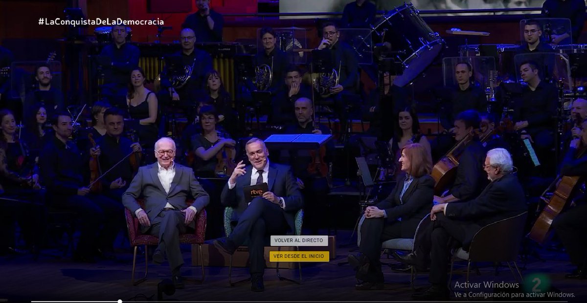 ARMH_Memoria's tweet image. Presentación de la serie de TVE "La conquista de la democracia". Ni una sola mención a que hubo un periodo democrático antes de la dictadura franquista en el que ya se conquistó el sufragio universal masculino y femenino; la Segunda República. 
¿Esto va de seguir ocultándolo?