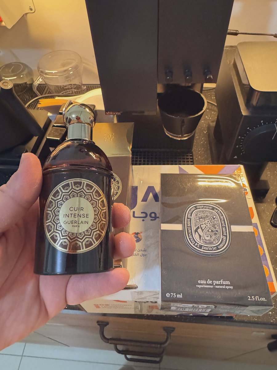 اشكرك الاخت <a href="/aliaa_1434/">علياء</a> 
<a href="/LOJASTOREGT/">LOJA STORE</a>

 العطر في محله جميل جداً وفوااح وثابت بشكل من قوته رشيت فالثوب ودخل في الفانيله 😅

ولكن عطر تيمبو كان مخيب  🥲🥲 بسبب اداءه اتوقعت الافضل حسب الوصف